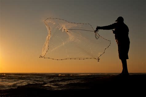   《漁翁圖》：Fishing Nets Cast in Time, An Ode to Tranquility!