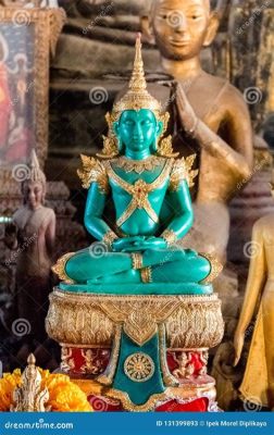  The Emerald Buddha 凝固的慈悲與閃耀的綠意