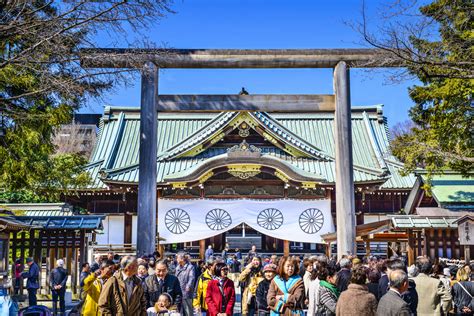 東京駅から靖国神社：歴史と現代の交差点